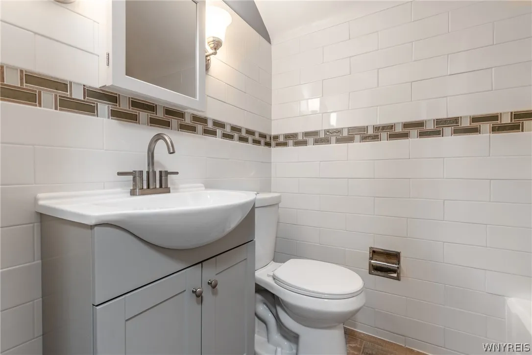 123 Kelvin Drive, Tonawanda-town, New York 14223, Tonawanda, New York 14223, 4 Bedrooms Bedrooms, 7 Rooms Rooms,2 BathroomsBathrooms,Residential,Closed,123 Kelvin Drive, Tonawanda-town, New York 14223,0,B1553705