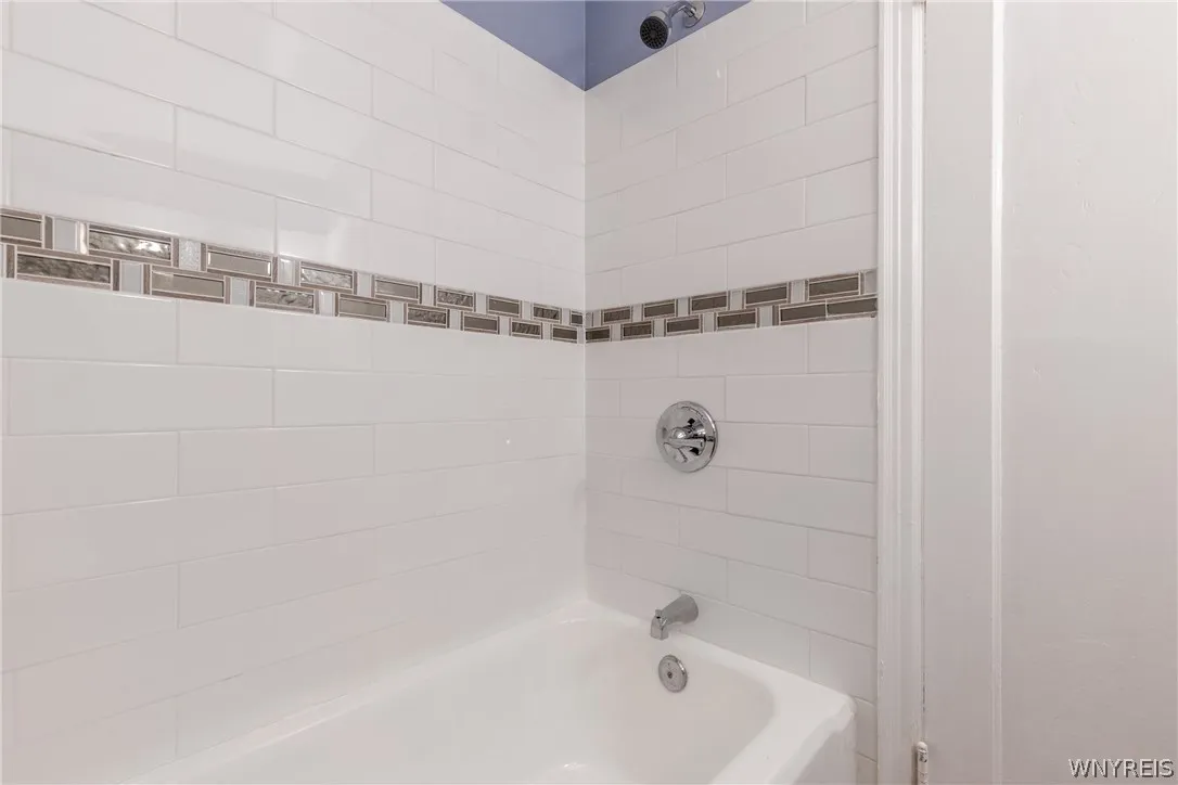 123 Kelvin Drive, Tonawanda-town, New York 14223, Tonawanda, New York 14223, 4 Bedrooms Bedrooms, 7 Rooms Rooms,2 BathroomsBathrooms,Residential,Closed,123 Kelvin Drive, Tonawanda-town, New York 14223,0,B1553705