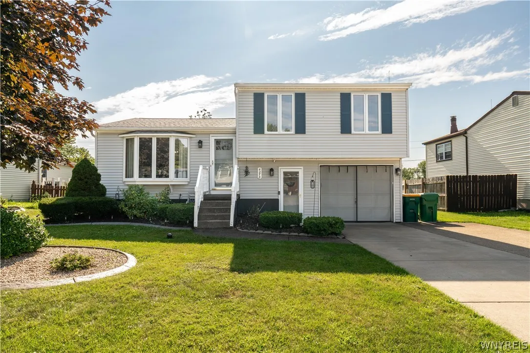 4273 Glenwillow Drive, Hamburg, New York 14075, Hamburg, New York 14075, 3 Bedrooms Bedrooms, 7 Rooms Rooms,1 BathroomBathrooms,Residential,Closed,4273 Glenwillow Drive, Hamburg, New York 14075,0,B1553498