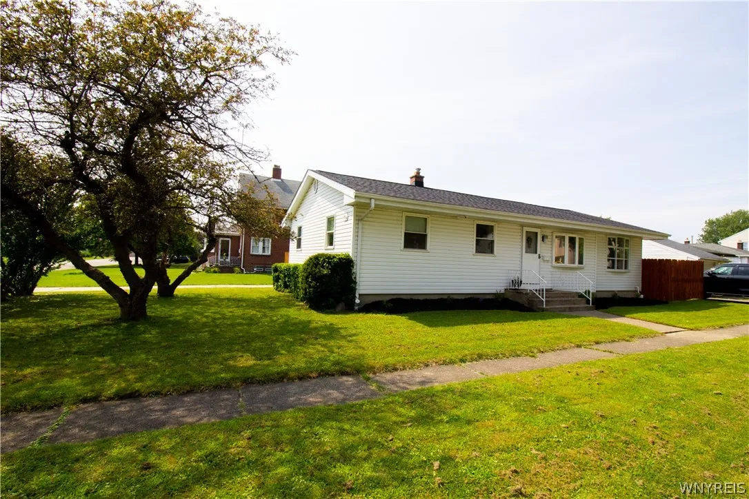 614 Dorrance Avenue, West Seneca, New York 14218, West Seneca, New York 14218, 4 Bedrooms Bedrooms, 7 Rooms Rooms,1 BathroomBathrooms,Residential,Closed,614 Dorrance Avenue, West Seneca, New York 14218,0,B1553886