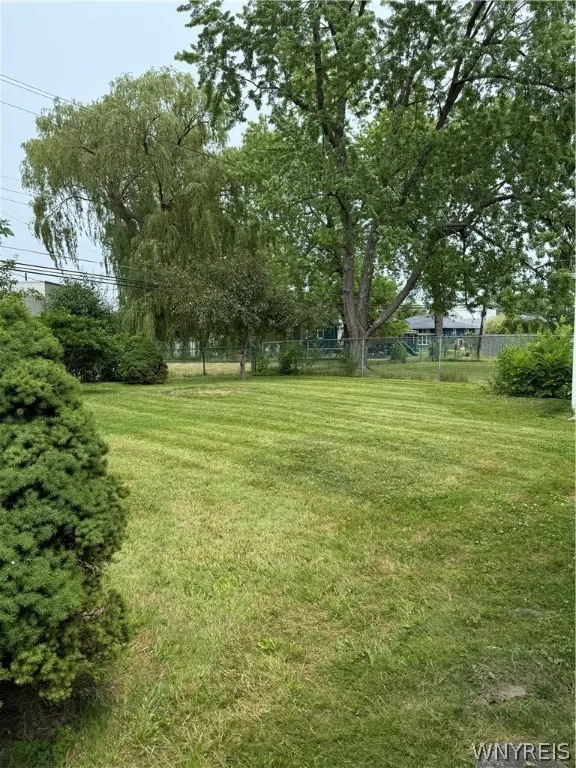 244 Desmond Drive, Tonawanda-town, New York 14150, Tonawanda, New York 14150, 4 Bedrooms Bedrooms, ,2 BathroomsBathrooms,Residential,Closed,244 Desmond Drive, Tonawanda-town, New York 14150,0,B1553862