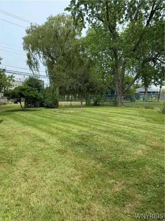 244 Desmond Drive, Tonawanda-town, New York 14150, Tonawanda, New York 14150, 4 Bedrooms Bedrooms, ,2 BathroomsBathrooms,Residential,Closed,244 Desmond Drive, Tonawanda-town, New York 14150,0,B1553862