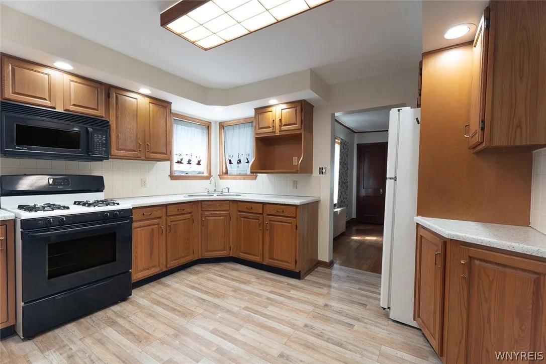 kitchen to DR