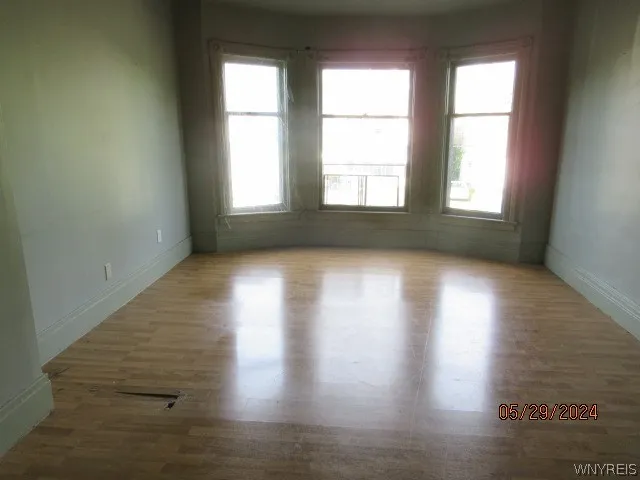 818 West Avenue, Buffalo, New York 14213, Buffalo, New York 14213, 5 Bedrooms Bedrooms, ,2 BathroomsBathrooms,Residential,Closed,818 West Avenue, Buffalo, New York 14213,0,B1554285