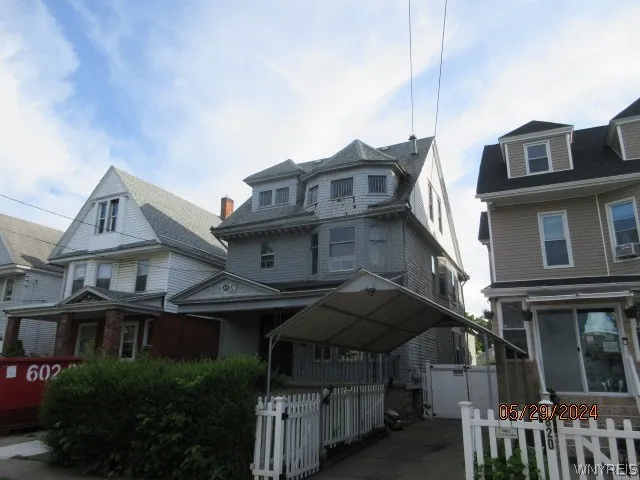 818 West Avenue, Buffalo, New York 14213, Buffalo, New York 14213, 5 Bedrooms Bedrooms, ,2 BathroomsBathrooms,Residential,Closed,818 West Avenue, Buffalo, New York 14213,0,B1554285