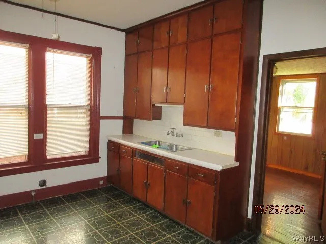 818 West Avenue, Buffalo, New York 14213, Buffalo, New York 14213, 5 Bedrooms Bedrooms, ,2 BathroomsBathrooms,Residential,Closed,818 West Avenue, Buffalo, New York 14213,0,B1554285