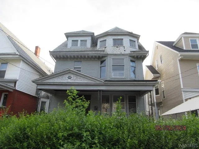 818 West Avenue, Buffalo, New York 14213, Buffalo, New York 14213, 5 Bedrooms Bedrooms, ,2 BathroomsBathrooms,Residential,Closed,818 West Avenue, Buffalo, New York 14213,0,B1554285