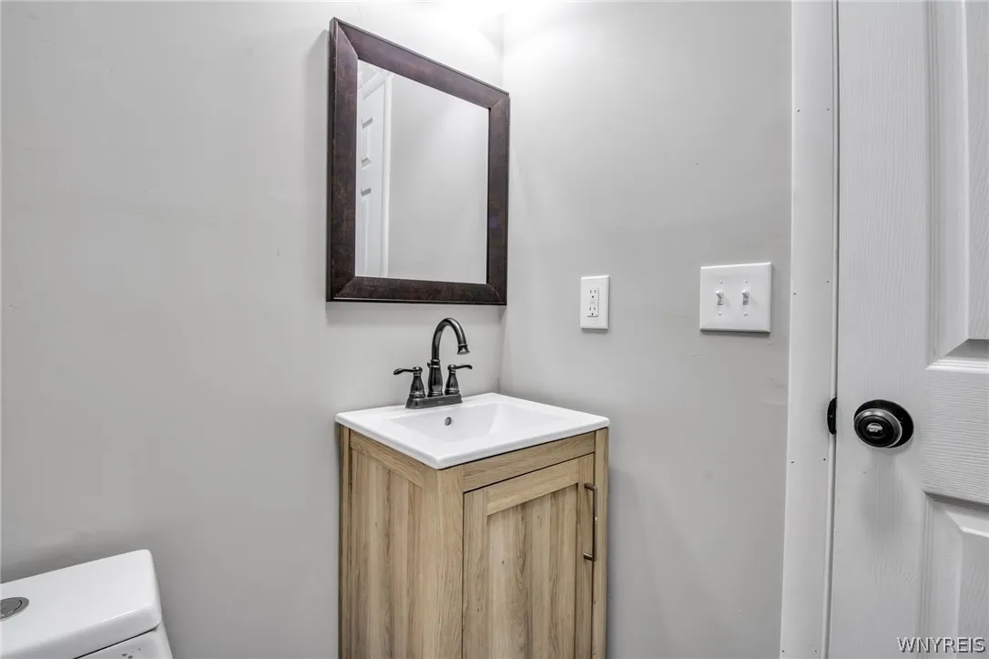 40 Edson Street, Buffalo, New York 14210, Buffalo, New York 14210, 4 Bedrooms Bedrooms, 9 Rooms Rooms,1 BathroomBathrooms,Residential,Closed,40 Edson Street, Buffalo, New York 14210,0,B1548825