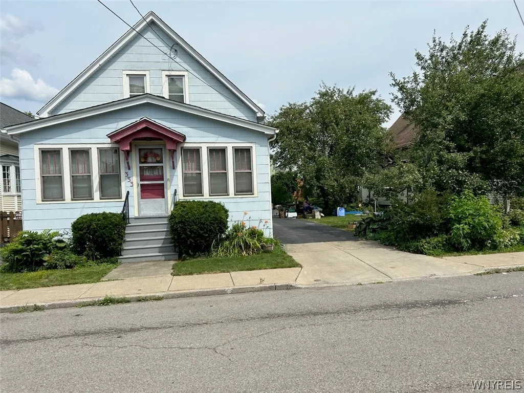 333 Weimar Street, Buffalo, New York 14206, Buffalo, New York 14206, 4 Bedrooms Bedrooms, 8 Rooms Rooms,2 BathroomsBathrooms,Residential,Closed,333 Weimar Street, Buffalo, New York 14206,0,B1554570