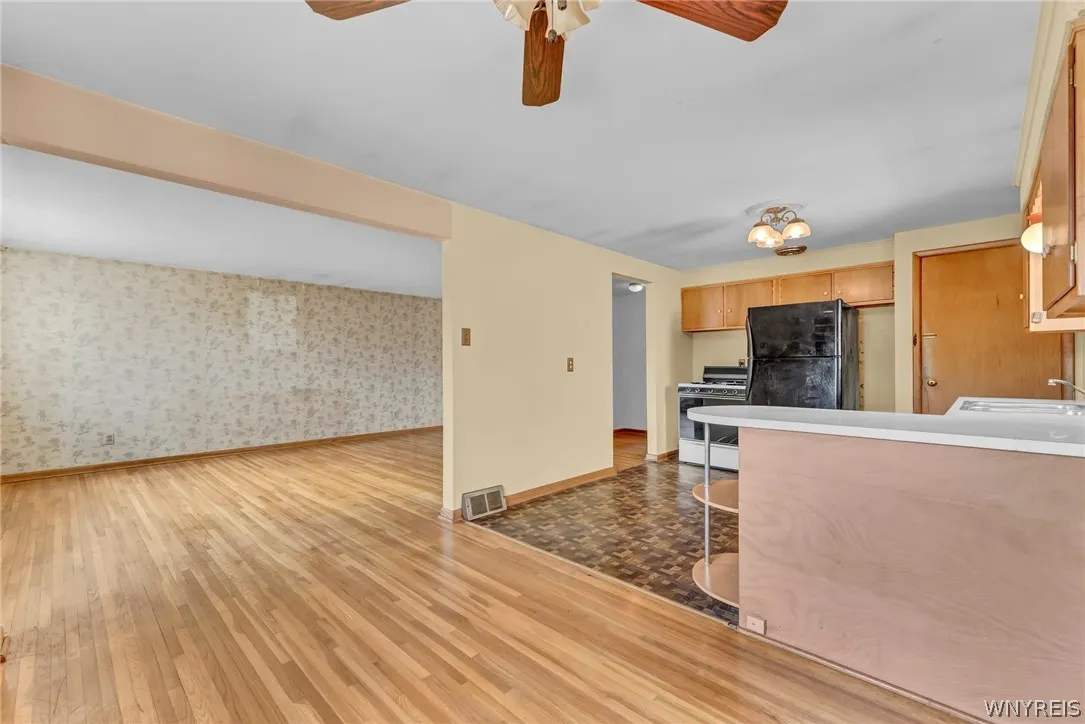 318 Warren Avenue, Tonawanda-town, New York 14217, Tonawanda, New York 14217, 2 Bedrooms Bedrooms, 6 Rooms Rooms,1 BathroomBathrooms,Residential,Closed,318 Warren Avenue, Tonawanda-town, New York 14217,0,B1554942