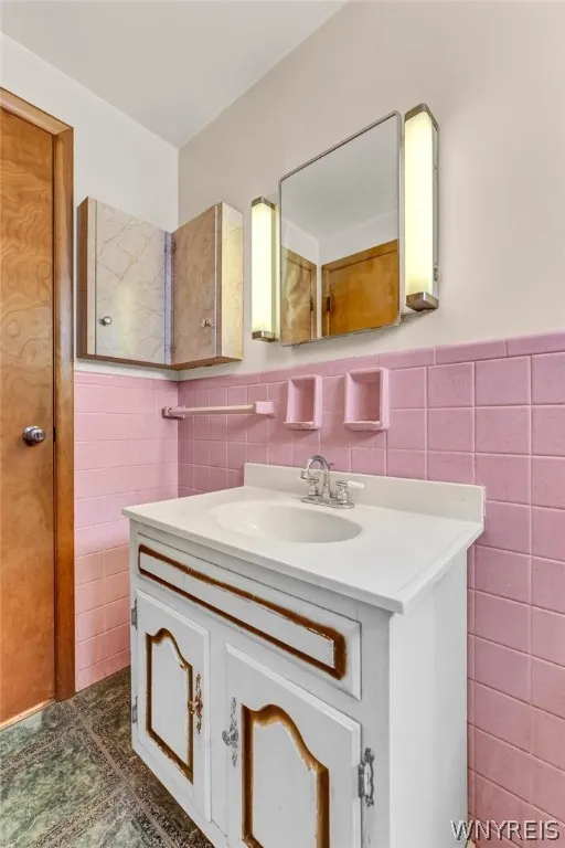 318 Warren Avenue, Tonawanda-town, New York 14217, Tonawanda, New York 14217, 2 Bedrooms Bedrooms, 6 Rooms Rooms,1 BathroomBathrooms,Residential,Closed,318 Warren Avenue, Tonawanda-town, New York 14217,0,B1554942