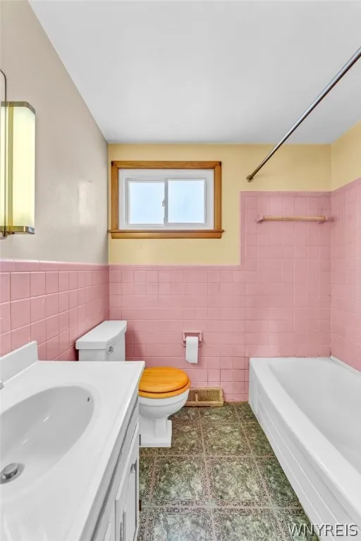 318 Warren Avenue, Tonawanda-town, New York 14217, Tonawanda, New York 14217, 2 Bedrooms Bedrooms, 6 Rooms Rooms,1 BathroomBathrooms,Residential,Closed,318 Warren Avenue, Tonawanda-town, New York 14217,0,B1554942