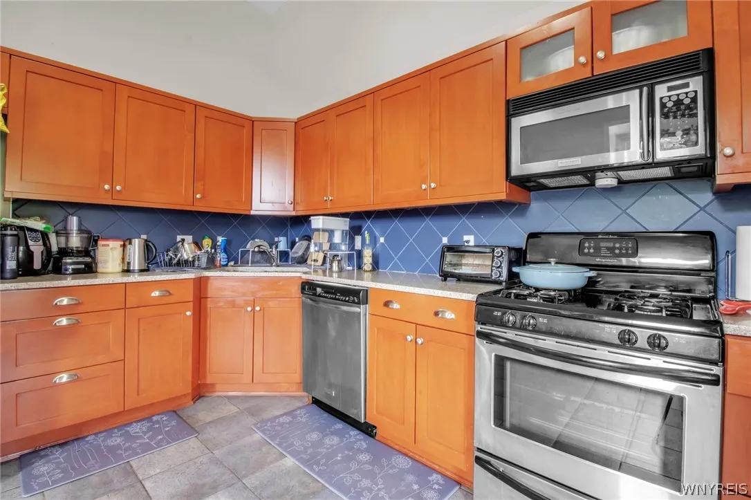 414 Franklin Street, Buffalo, New York 14202, Buffalo, New York 14202, 3 Bedrooms Bedrooms, ,3 BathroomsBathrooms,Residential,Closed,414 Franklin Street, Buffalo, New York 14202,0,B1554797