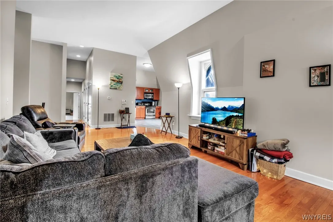 414 Franklin Street, Buffalo, New York 14202, Buffalo, New York 14202, 3 Bedrooms Bedrooms, ,3 BathroomsBathrooms,Residential,Closed,414 Franklin Street, Buffalo, New York 14202,0,B1554797