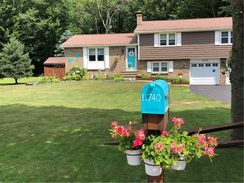11740 Cary Road, Alden, New York 14004, Alden, New York 14004, 4 Bedrooms Bedrooms, 9 Rooms Rooms,1 BathroomBathrooms,Residential,Closed,11740 Cary Road, Alden, New York 14004,0,R1554972