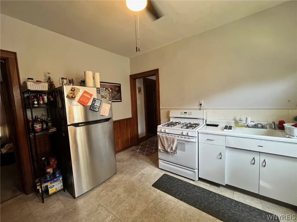 118 Congress Street, Buffalo, New York 14213, Buffalo, New York 14213, 9 Bedrooms Bedrooms, ,3 BathroomsBathrooms,Residential,Closed,118 Congress Street, Buffalo, New York 14213,0,B1555061