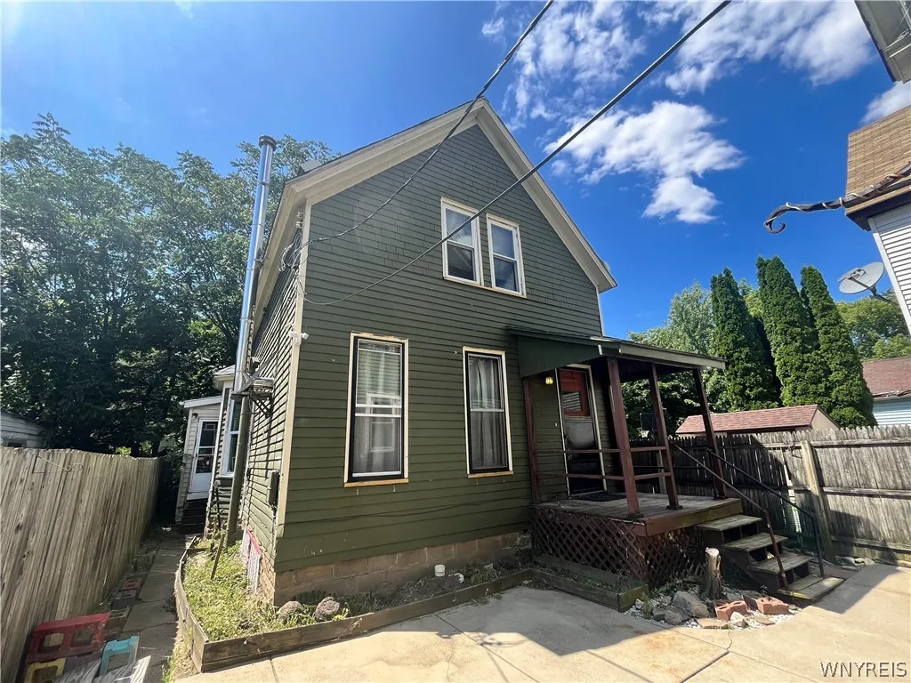 118 Congress Street, Buffalo, New York 14213, Buffalo, New York 14213, 9 Bedrooms Bedrooms, ,3 BathroomsBathrooms,Residential,Closed,118 Congress Street, Buffalo, New York 14213,0,B1555061