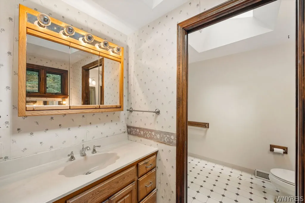 10 Misty Ridge Lane, Orchard Park, New York 14127, Orchard Park, New York 14127, 4 Bedrooms Bedrooms, 10 Rooms Rooms,2 BathroomsBathrooms,Residential,Closed,10 Misty Ridge Lane, Orchard Park, New York 14127,0,B1555112