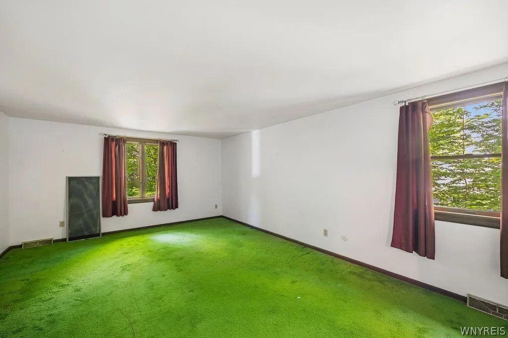10 Misty Ridge Lane, Orchard Park, New York 14127, Orchard Park, New York 14127, 4 Bedrooms Bedrooms, 10 Rooms Rooms,2 BathroomsBathrooms,Residential,Closed,10 Misty Ridge Lane, Orchard Park, New York 14127,0,B1555112