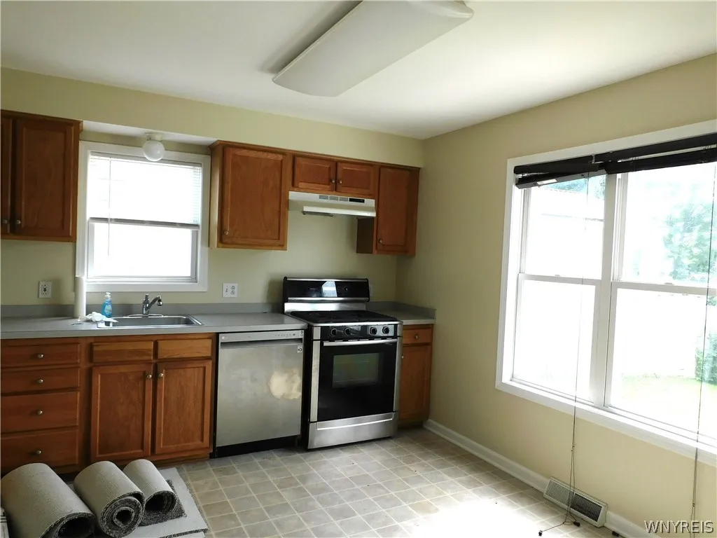 4112 Loring Avenue, Hamburg, New York 14219, Hamburg, New York 14219, 6 Bedrooms Bedrooms, ,2 BathroomsBathrooms,Residential,Closed,4112 Loring Avenue, Hamburg, New York 14219,0,B1555134