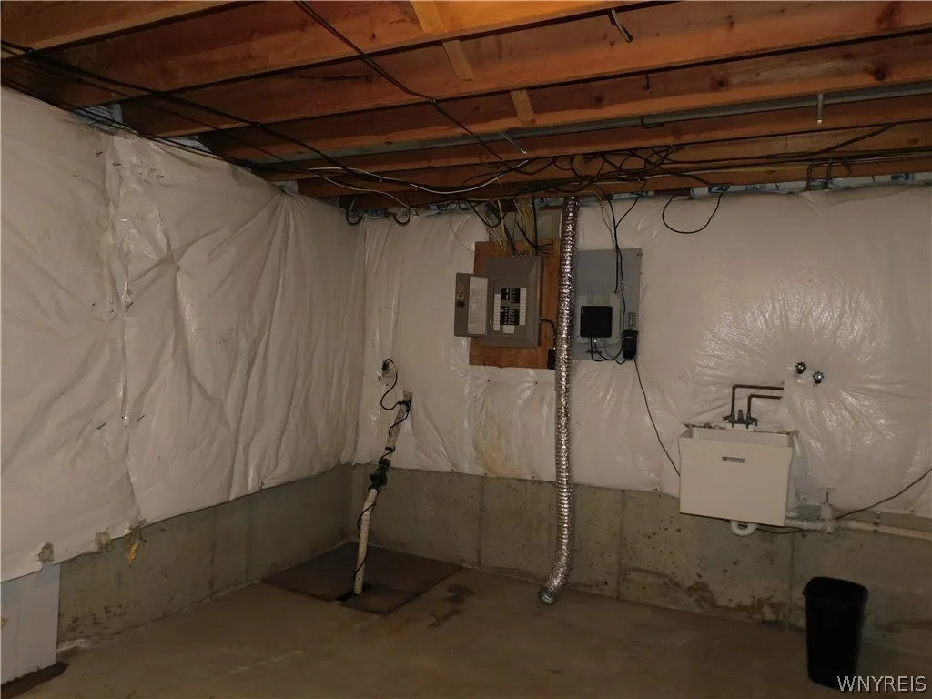4112 Loring Avenue, Hamburg, New York 14219, Hamburg, New York 14219, 6 Bedrooms Bedrooms, ,2 BathroomsBathrooms,Residential,Closed,4112 Loring Avenue, Hamburg, New York 14219,0,B1555134