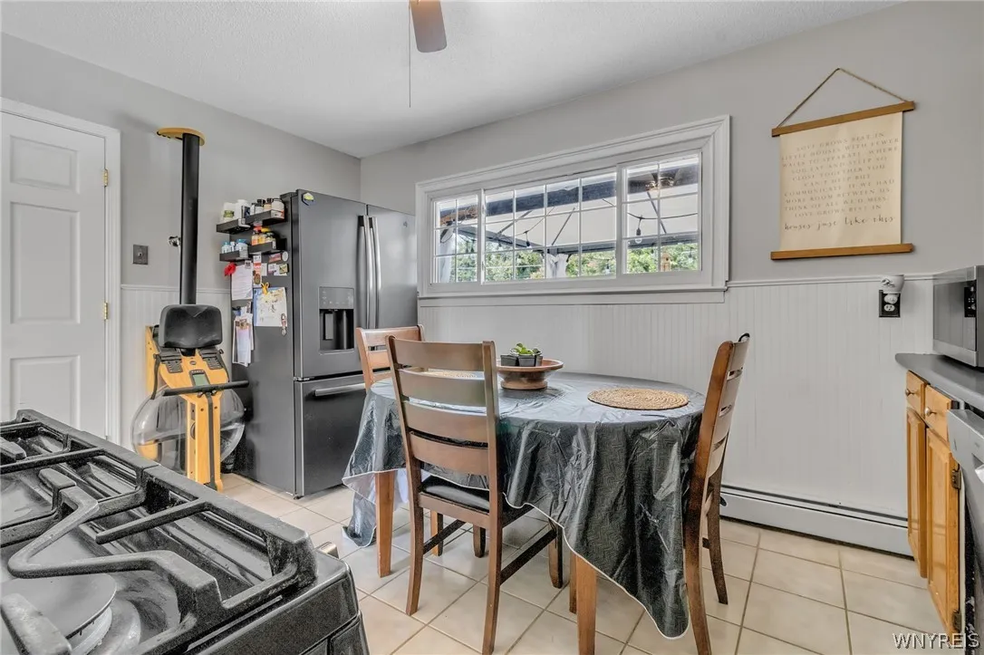 190 Marilyn Drive, Grand Island, New York 14072, Grand Island, New York 14072, 4 Bedrooms Bedrooms, 6 Rooms Rooms,2 BathroomsBathrooms,Residential,Closed,190 Marilyn Drive, Grand Island, New York 14072,0,B1555240