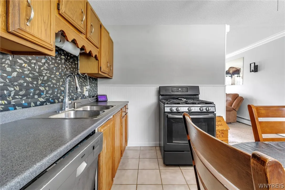 190 Marilyn Drive, Grand Island, New York 14072, Grand Island, New York 14072, 4 Bedrooms Bedrooms, 6 Rooms Rooms,2 BathroomsBathrooms,Residential,Closed,190 Marilyn Drive, Grand Island, New York 14072,0,B1555240