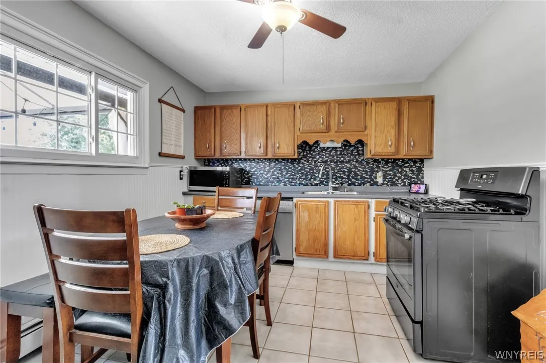 190 Marilyn Drive, Grand Island, New York 14072, Grand Island, New York 14072, 4 Bedrooms Bedrooms, 6 Rooms Rooms,2 BathroomsBathrooms,Residential,Closed,190 Marilyn Drive, Grand Island, New York 14072,0,B1555240