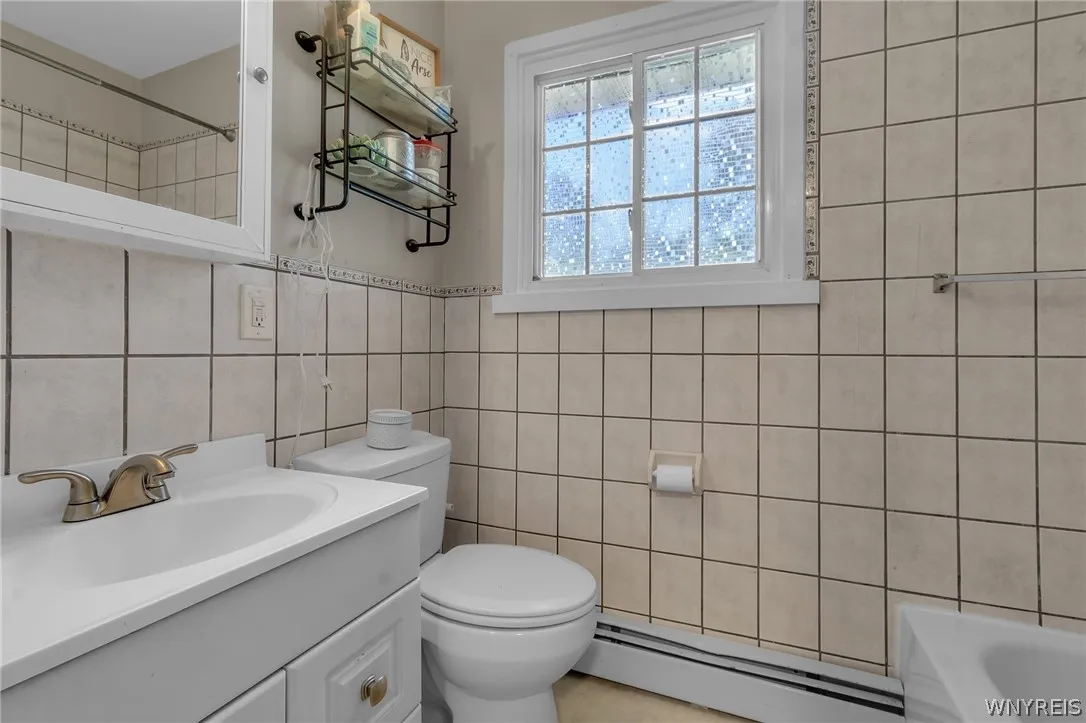 190 Marilyn Drive, Grand Island, New York 14072, Grand Island, New York 14072, 4 Bedrooms Bedrooms, 6 Rooms Rooms,2 BathroomsBathrooms,Residential,Closed,190 Marilyn Drive, Grand Island, New York 14072,0,B1555240
