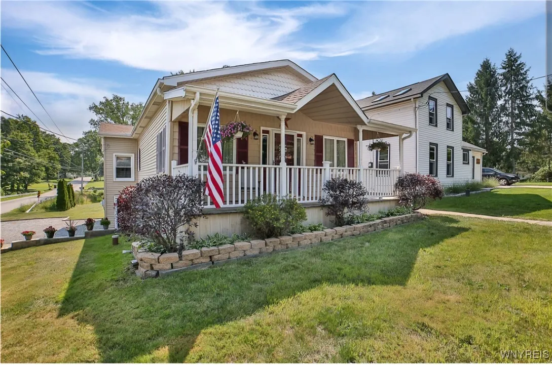 423 Two Rod Road, Alden, New York 14004, Alden, New York 14004, 4 Bedrooms Bedrooms, 9 Rooms Rooms,2 BathroomsBathrooms,Residential,Closed,423 Two Rod Road, Alden, New York 14004,0,B1555657