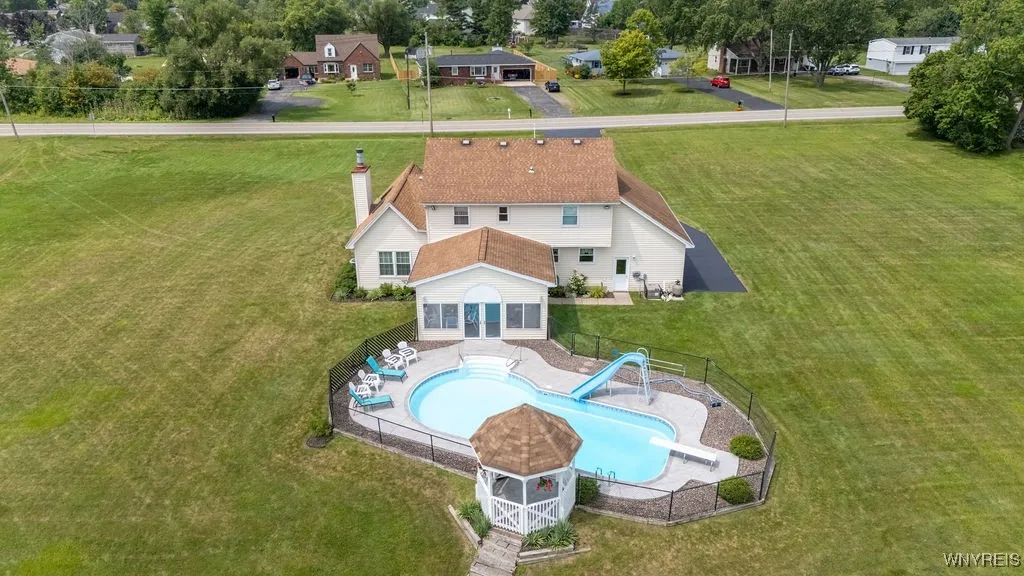 891 East River Road, Grand Island, New York 14072, Grand Island, New York 14072, 4 Bedrooms Bedrooms, 8 Rooms Rooms,2 BathroomsBathrooms,Residential,Closed,891 East River Road, Grand Island, New York 14072,0,B1556538