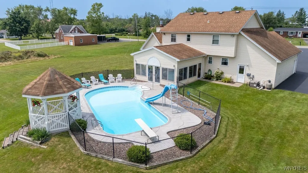 891 East River Road, Grand Island, New York 14072, Grand Island, New York 14072, 4 Bedrooms Bedrooms, 8 Rooms Rooms,2 BathroomsBathrooms,Residential,Closed,891 East River Road, Grand Island, New York 14072,0,B1556538