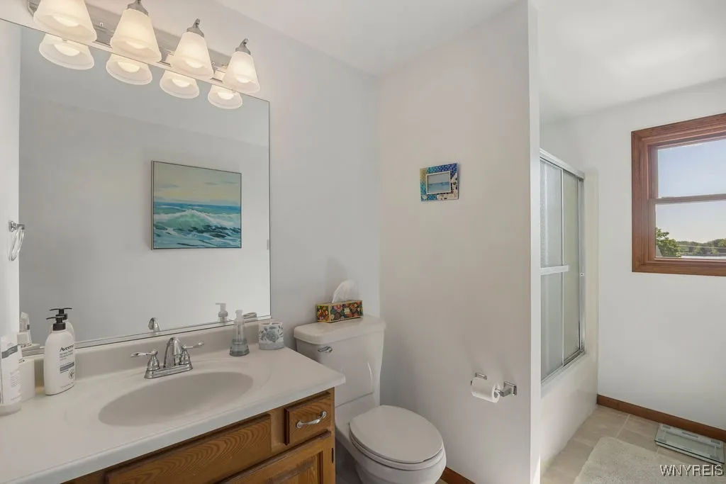 891 East River Road, Grand Island, New York 14072, Grand Island, New York 14072, 4 Bedrooms Bedrooms, 8 Rooms Rooms,2 BathroomsBathrooms,Residential,Closed,891 East River Road, Grand Island, New York 14072,0,B1556538