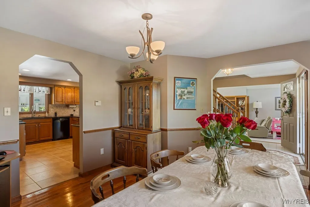 891 East River Road, Grand Island, New York 14072, Grand Island, New York 14072, 4 Bedrooms Bedrooms, 8 Rooms Rooms,2 BathroomsBathrooms,Residential,Closed,891 East River Road, Grand Island, New York 14072,0,B1556538