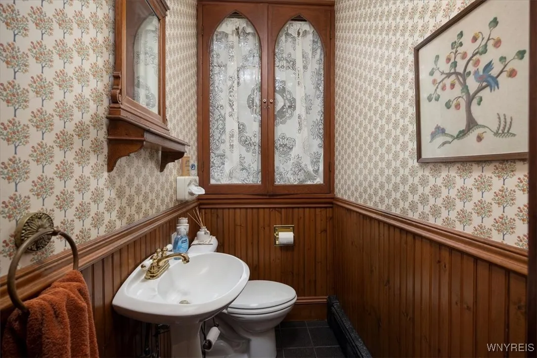 115 Buffalo Road, Aurora, New York 14052, Aurora, New York 14052, 6 Bedrooms Bedrooms, 12 Rooms Rooms,2 BathroomsBathrooms,Residential,Closed,115 Buffalo Road, Aurora, New York 14052,0,B1555553