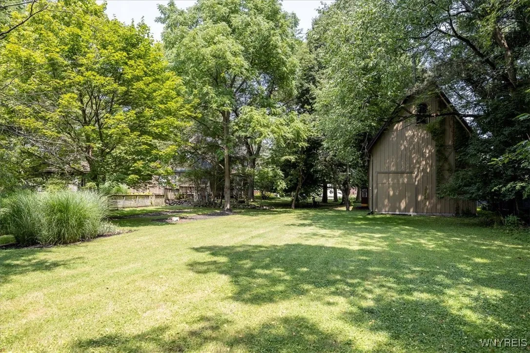 115 Buffalo Road, Aurora, New York 14052, Aurora, New York 14052, 6 Bedrooms Bedrooms, 12 Rooms Rooms,2 BathroomsBathrooms,Residential,Closed,115 Buffalo Road, Aurora, New York 14052,0,B1555553
