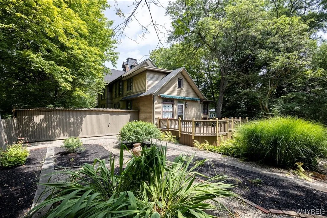 115 Buffalo Road, Aurora, New York 14052, Aurora, New York 14052, 6 Bedrooms Bedrooms, 12 Rooms Rooms,2 BathroomsBathrooms,Residential,Closed,115 Buffalo Road, Aurora, New York 14052,0,B1555553