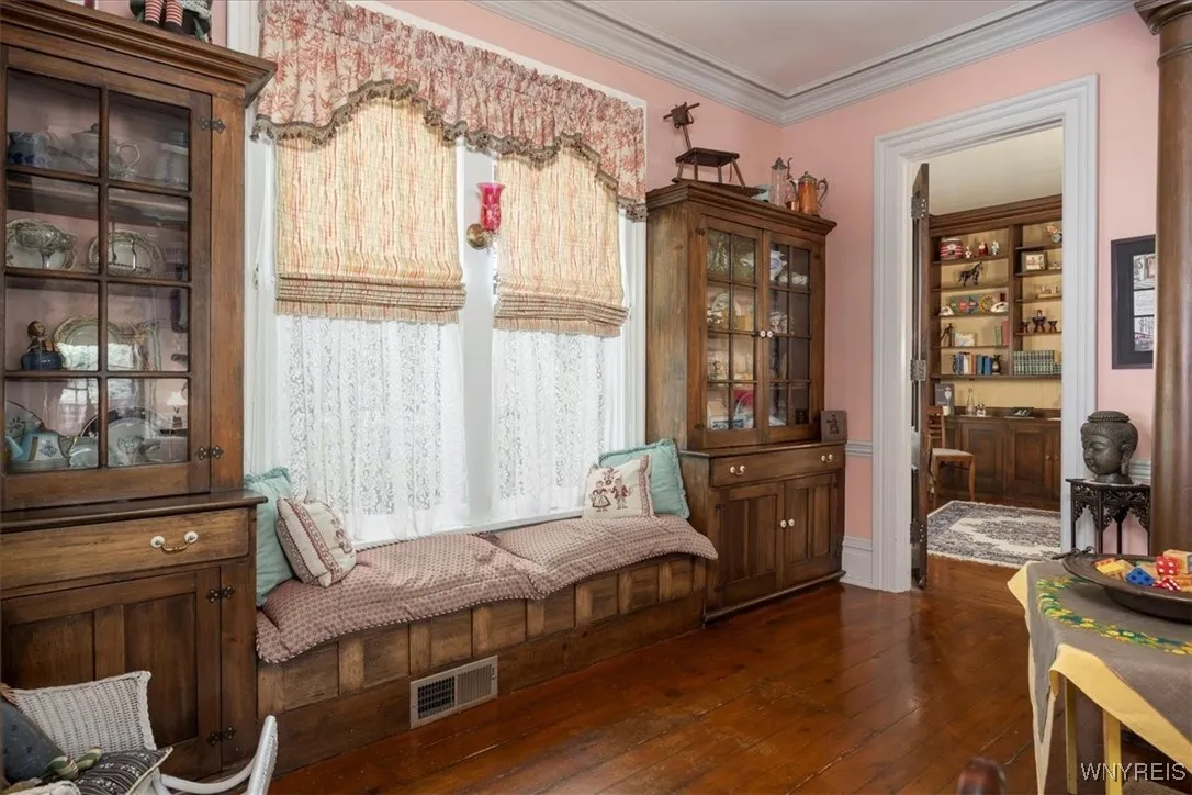 115 Buffalo Road, Aurora, New York 14052, Aurora, New York 14052, 6 Bedrooms Bedrooms, 12 Rooms Rooms,2 BathroomsBathrooms,Residential,Closed,115 Buffalo Road, Aurora, New York 14052,0,B1555553