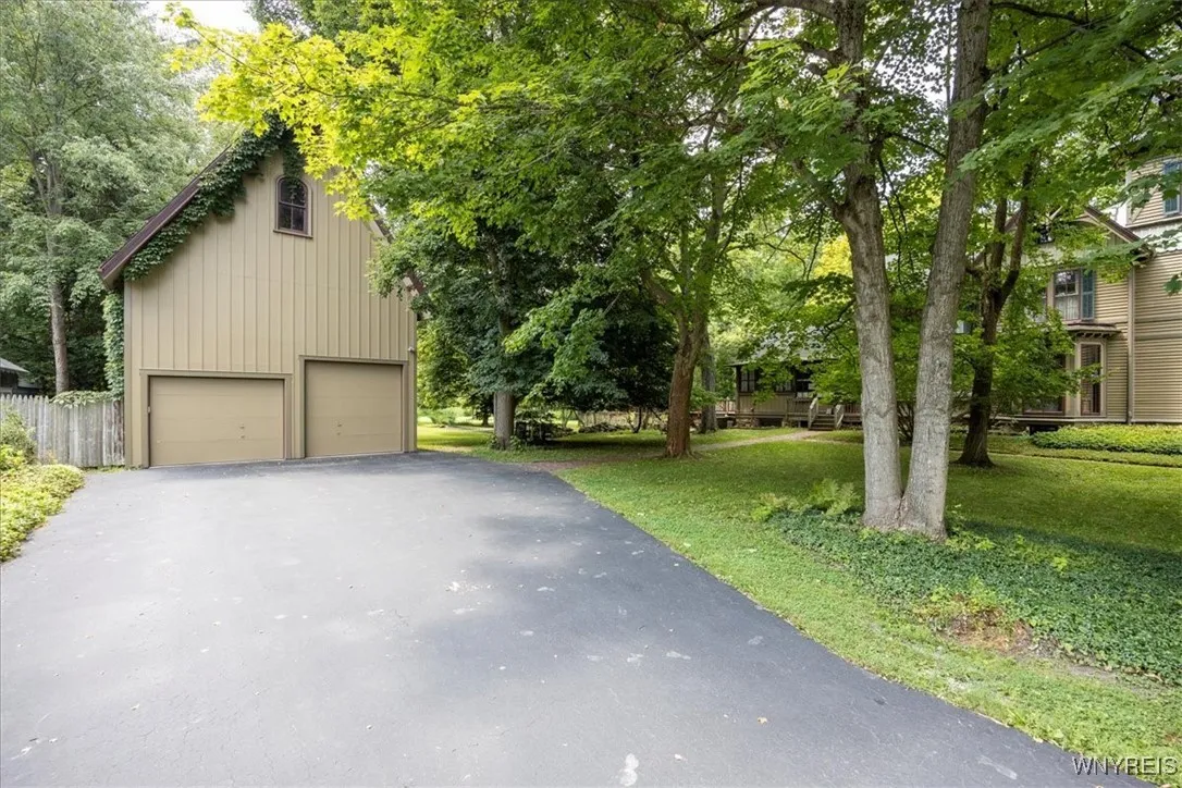 115 Buffalo Road, Aurora, New York 14052, Aurora, New York 14052, 6 Bedrooms Bedrooms, 12 Rooms Rooms,2 BathroomsBathrooms,Residential,Closed,115 Buffalo Road, Aurora, New York 14052,0,B1555553