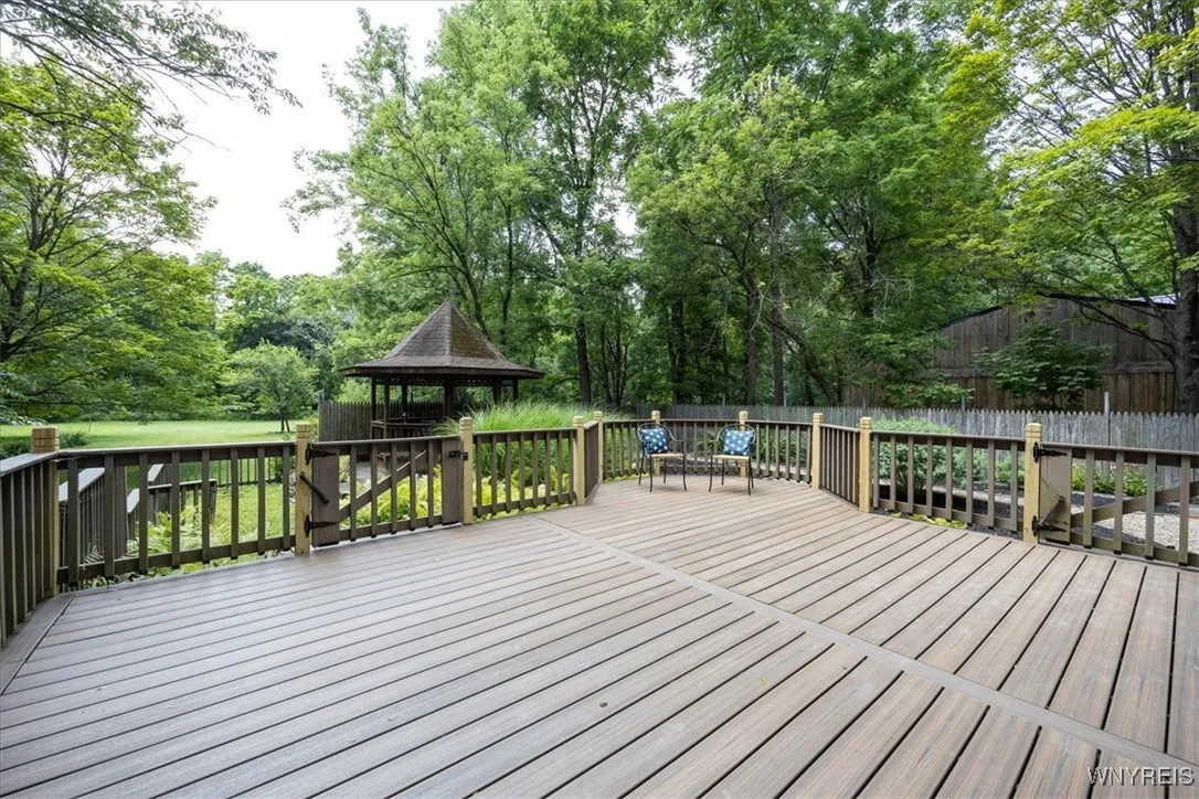 115 Buffalo Road, Aurora, New York 14052, Aurora, New York 14052, 6 Bedrooms Bedrooms, 12 Rooms Rooms,2 BathroomsBathrooms,Residential,Closed,115 Buffalo Road, Aurora, New York 14052,0,B1555553