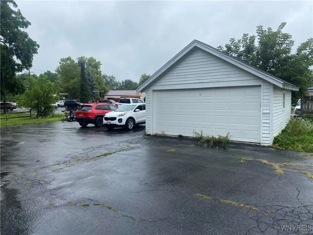 37 Hamburg Street, Aurora, New York 14052, Aurora, New York 14052, 5 Bedrooms Bedrooms, ,3 BathroomsBathrooms,Residential,Closed,37 Hamburg Street, Aurora, New York 14052,0,B1556491