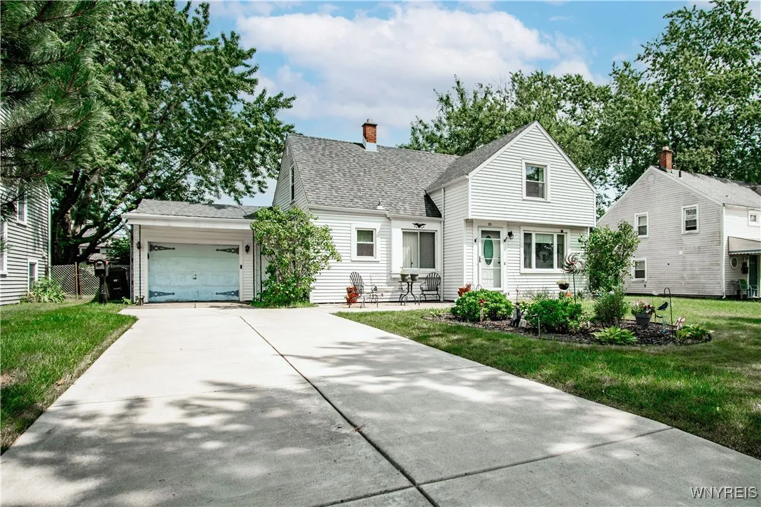 211 Kelvin Drive, Tonawanda-town, New York 14223, Tonawanda, New York 14223, 3 Bedrooms Bedrooms, 7 Rooms Rooms,1 BathroomBathrooms,Residential,Closed,211 Kelvin Drive, Tonawanda-town, New York 14223,0,B1556772