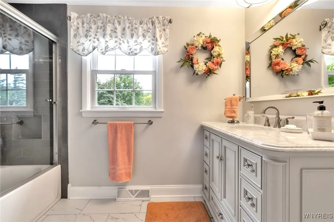 2nd flr Bath w/pretty vanity + ceramic floor