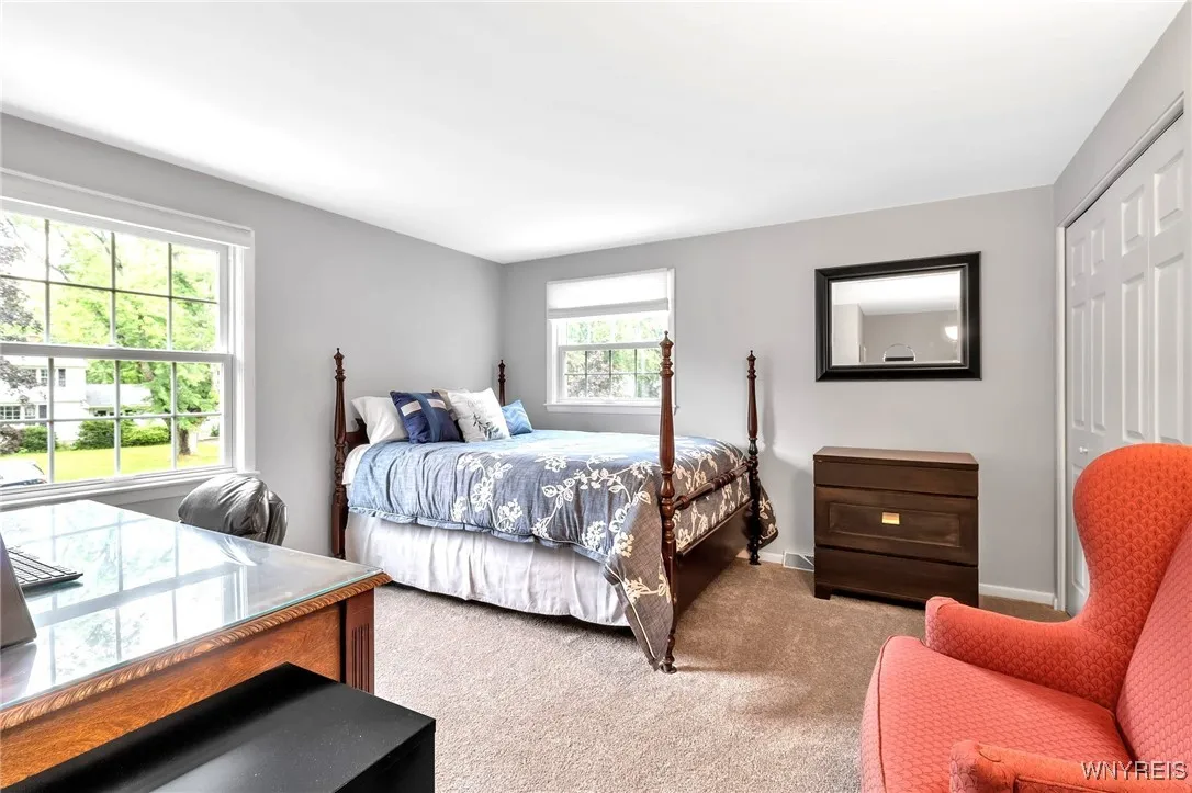 12x12 BDRM ( L shaped room)