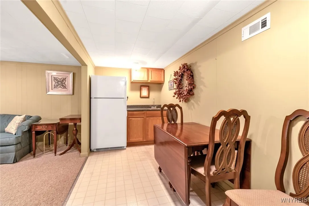 19x17 Rec has refrigerator, cabinet  + sink