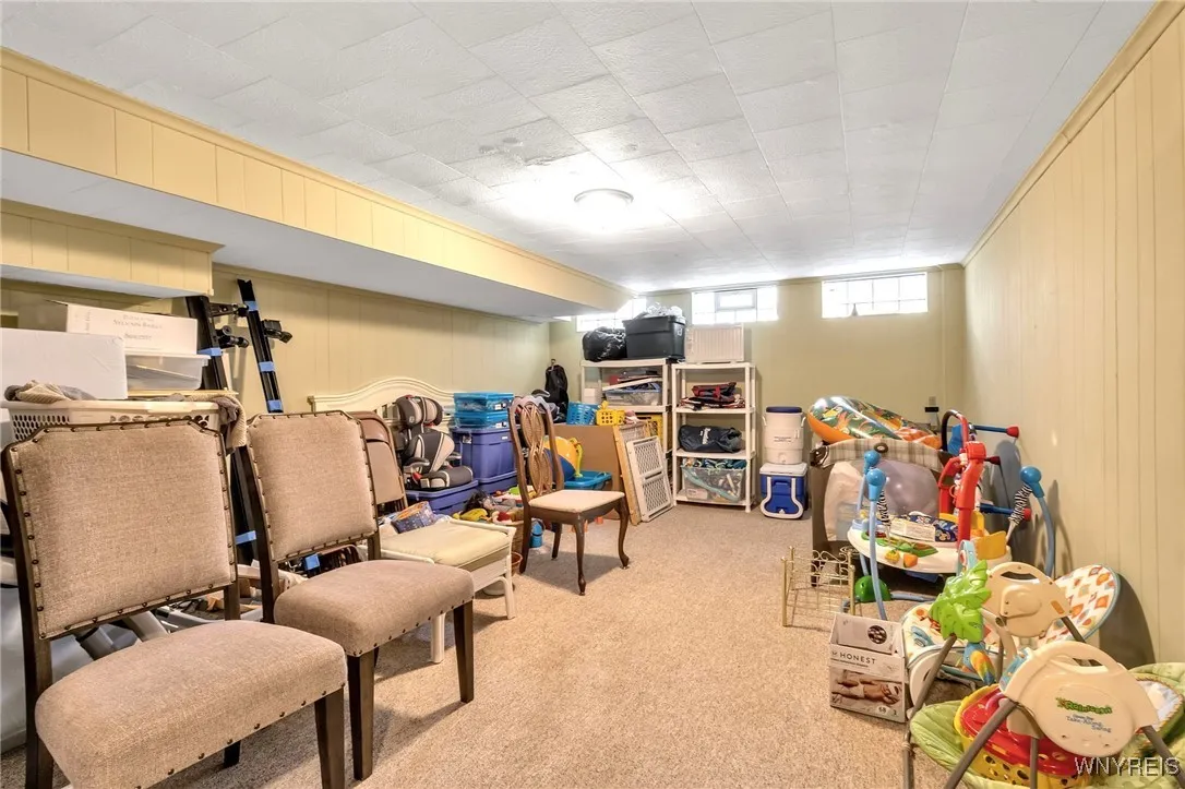 18x13 room in basement