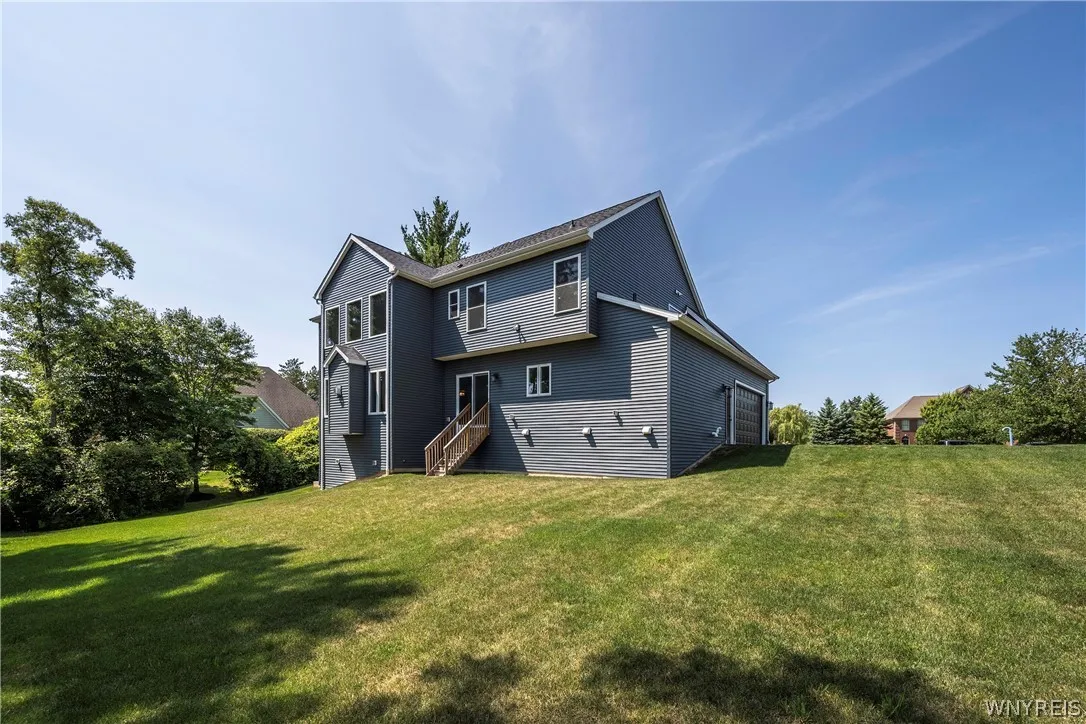 17 Woodthrush Trail, Orchard Park, New York 14127, Orchard Park, New York 14127, 4 Bedrooms Bedrooms, 9 Rooms Rooms,2 BathroomsBathrooms,Residential,Closed,17 Woodthrush Trail, Orchard Park, New York 14127,0,B1555707