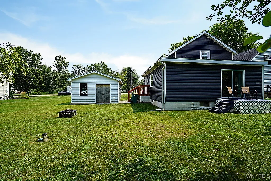 this is the rear view of the homestead