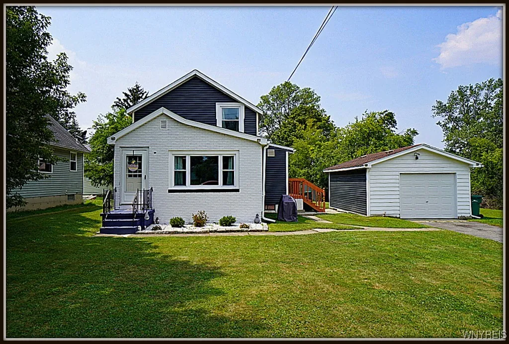 5134 Bradford Street, Hamburg, New York 14075, Hamburg, New York 14075, 3 Bedrooms Bedrooms, 7 Rooms Rooms,2 BathroomsBathrooms,Residential,Closed,5134 Bradford Street, Hamburg, New York 14075,0,B1557141