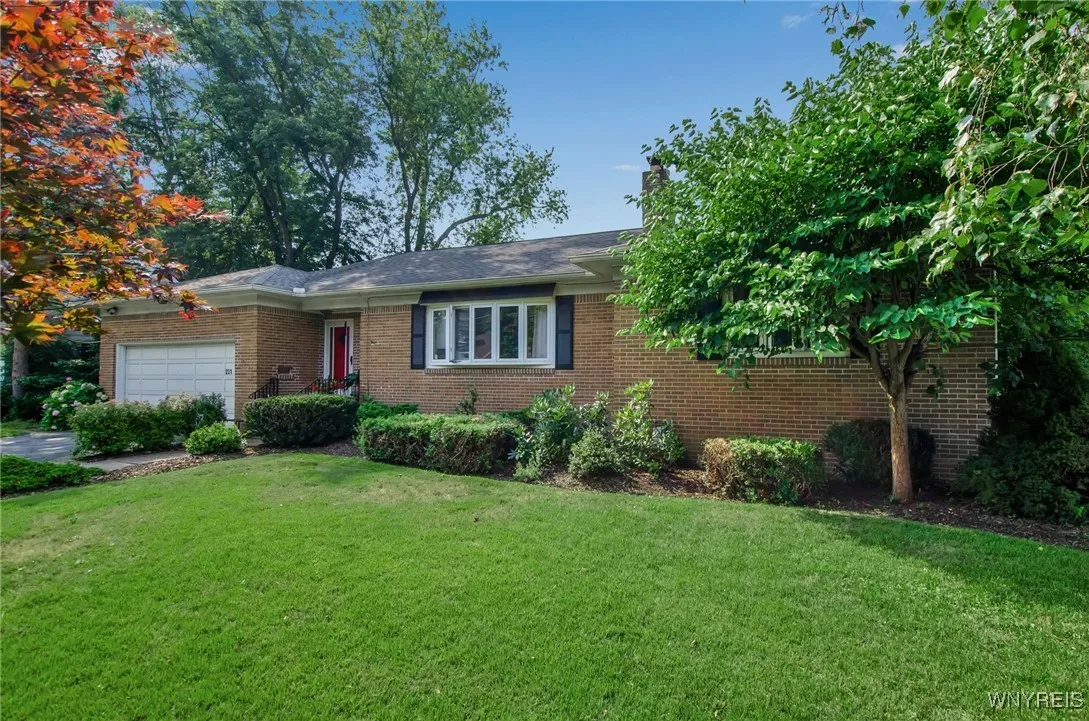 231 Sunset Terrace, Orchard Park, New York 14127, Orchard Park, New York 14127, 3 Bedrooms Bedrooms, 8 Rooms Rooms,1 BathroomBathrooms,Residential,Closed,231 Sunset Terrace, Orchard Park, New York 14127,0,B1557200